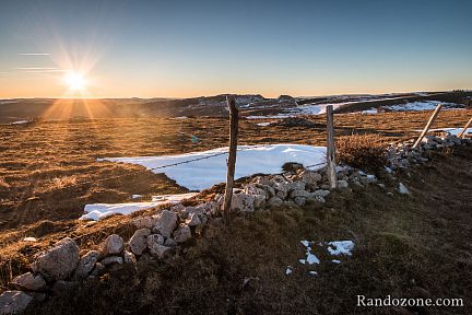 Le soleil se couche dans les Cévennes