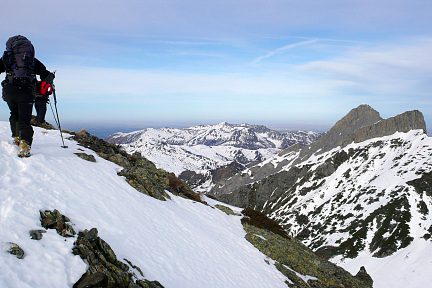 Arête finale de Las Bécothes, vue sur le Sanctus