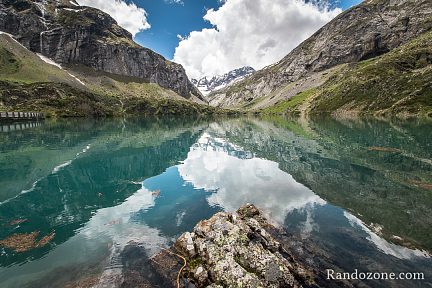 Pyrénées : Reflets dans le lac des Gloriettes