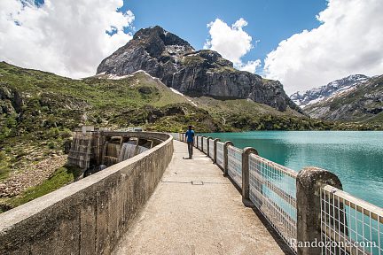 Passage sur le barrage des Gloriettes