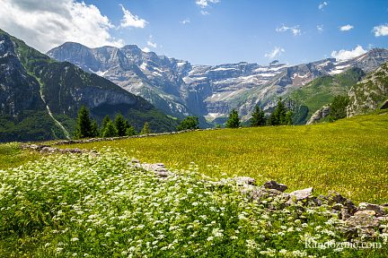 Cirque de Gavarnie vu depuis le plateau de Saugué