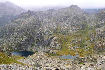Lacs de l'Embarrat depuis la montée aux aiguilles de Castet Abarca 