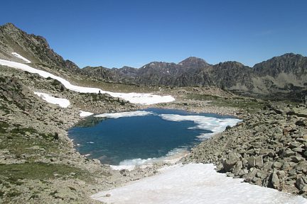 Petite laquette au pied du col de Madamète