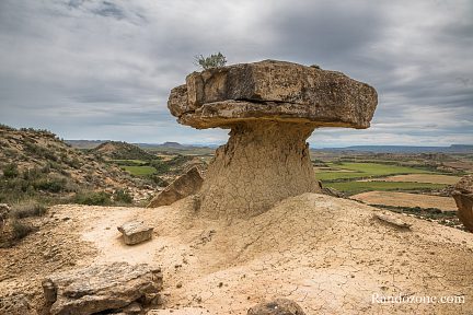 Rochers très particuliers dans les Bardenas