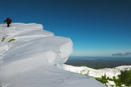 Corniche de neige au Rocher d'Aran