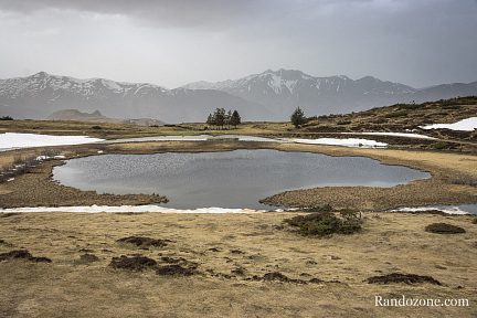 Lac de Soum depuis le col de Soum