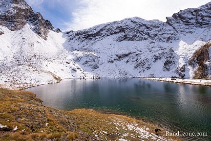 Déjà un peu de neige au lac de Maucapéra en octobre 2008