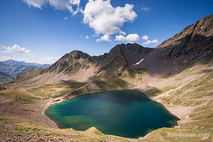 On repasse près du lac d'Oncet à la descente de la randonnée