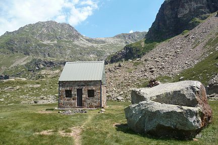 Cabane de Prat Caseneuve (2020 m) le 12 08 2013