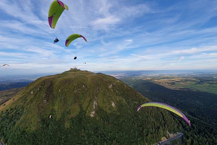 Découvrir l'Auvergne en parapente