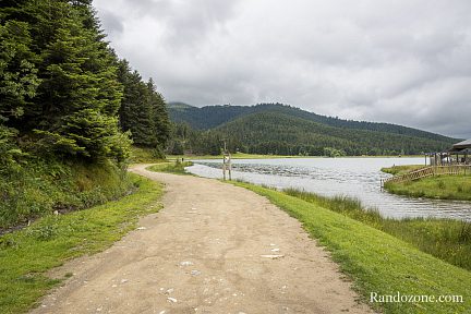 Piste sur le tour du lac de Payolle