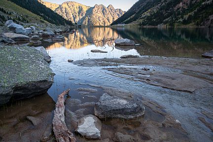 Lumière du matin sur le lac de Gaube