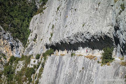 Sentier impressionnant du Chemin de la Mâture