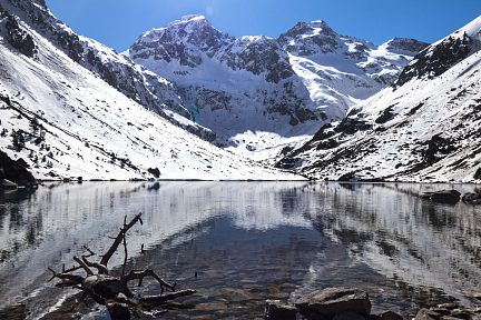 Lac d'Estom, route de La Fruitière ouverte en hiver