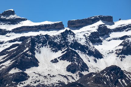 Vue sur la brèche de Roland, depuis le pic de Bergons