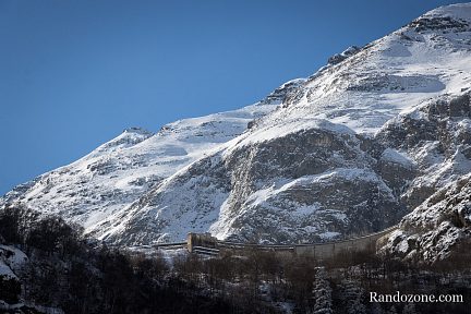 Zoom sur le barrage des Gloriettes