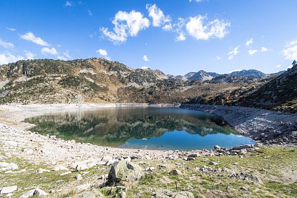 Me voici au bord du lac Dets Coubous