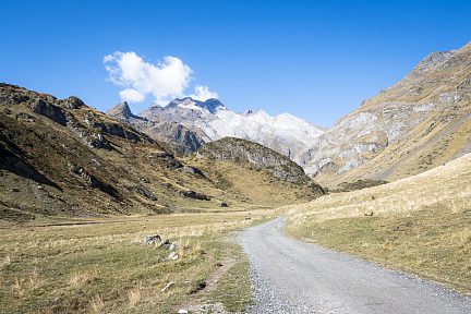 Voici la piste sur laquelle on doit rouler pour arriver au petit parking