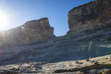 En face de la Brèche de Roland dans les Hautes-Pyrénées