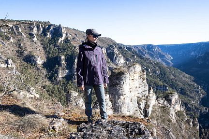 Test de la veste Helly Hansen dans les gorges du Tarn
