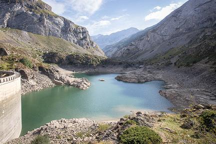 Lac des Gloriettes très bas en ce début de mois de septembre