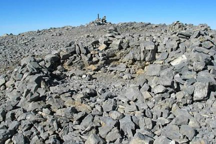 Aire de bivouac au sommet du Casque du Marboré