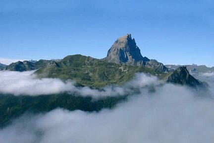 
Pic du Midi d'Ossau depuis la station de départ du train d'Artouste