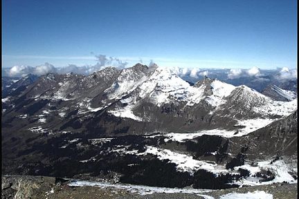 Vallée des Diablerets à moitié enneigée