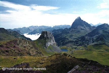 Ossau, Castérau et son lac depuis le Pic des Moines