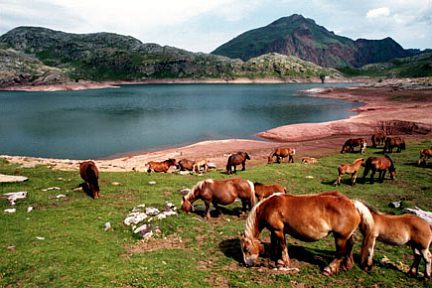Lac d'Estaëns en mai 2005