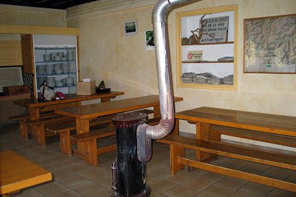 Salle à l'entrée du Marcadau