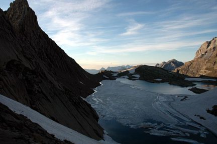 Lac Glacé entre la brèche de Tuquerouye et le Mont Perdu