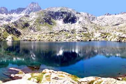 Néouvielle et ses lacs