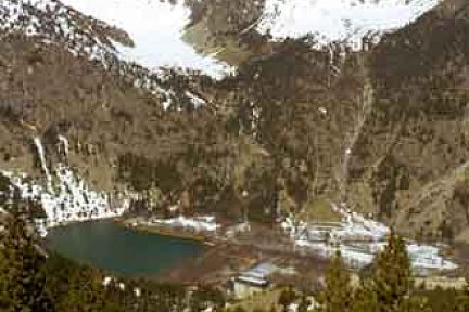 Massif du Garmo Negro au-dessus des Bains de Panticosa