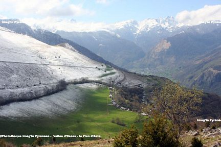 Hameau du Plan d'Aste au-dessus d'Aste-Béon, vallée d'Ossau