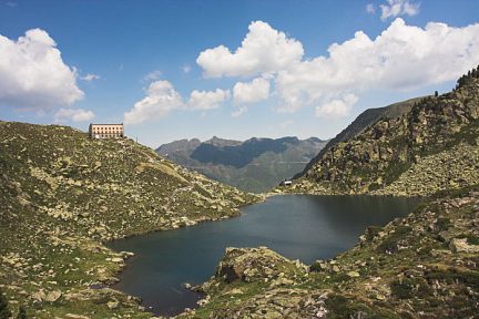 Lac et refuge de la Glère