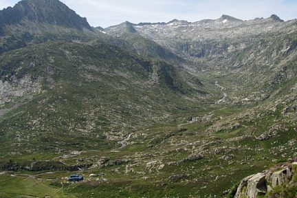 Refuge de Bassiès et le Pic Rouge de Bassiès