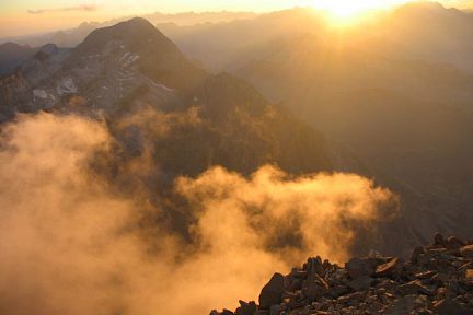 Coucher de soleil au sommet du Marboré