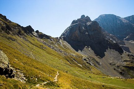 Hourquette d'Alans et pic Rouge de Pailla depuis le Piméné