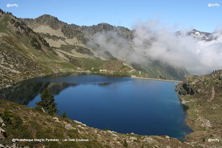 Lac Dets Coubous, massif du Néouvielle, depuis le Pont de la Gaubie