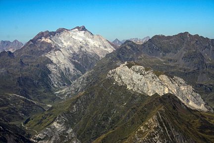 Glacier d'Ossoue et Vignemale depuis le Piméné