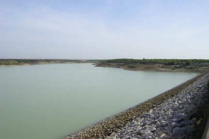 Barrage de Del Férial dans les Bardenas