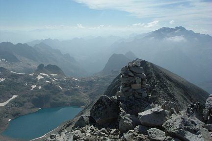Massif Aneto-Maladeta et lac de Lliterola depuis le Perdiguère, vue 2