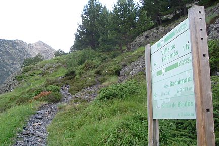 Départ de l'itinéraire du Grand Batchimale depuis le refuge de Viados