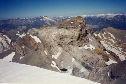 Vignemale, Cylindre et étang gelé depuis le Mont Perdu
