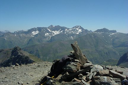 Pics Long, Badet et de Campbieil depuis le Pimené