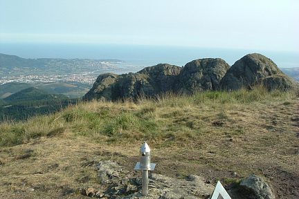 Côte Basque et sommets voisins depuis Erroilbide