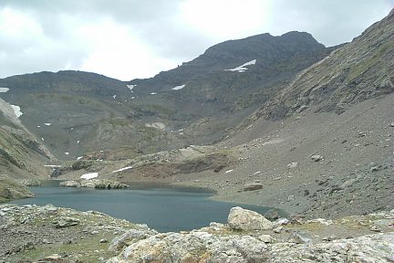 Les lacs de la Munia et le pic de la Munia