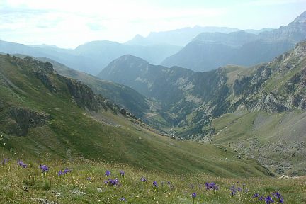 Vallée de Chisagües en montant vers la Robinera