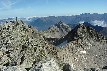 Cairn sommital et Coret de Molières depuis le Tuc de Mulleres